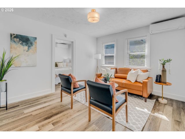 26 N MORGAN St, Portland, OR 97217