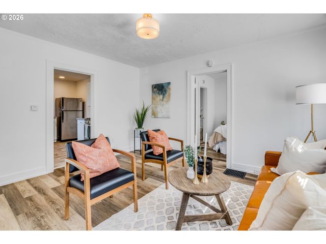 26 N MORGAN St, Portland, OR 97217