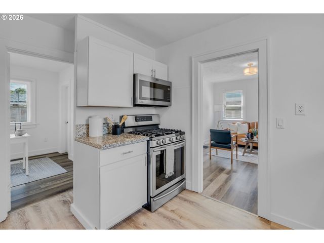 26 N MORGAN St, Portland, OR 97217