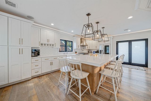 347 Broadway, Carle Place, NY 11514