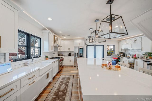 347 Broadway, Carle Place, NY 11514