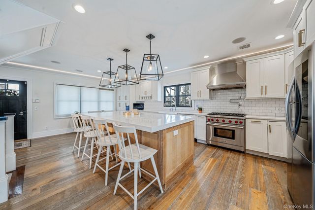 347 Broadway, Carle Place, NY 11514