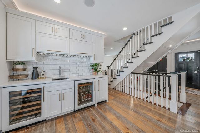347 Broadway, Carle Place, NY 11514