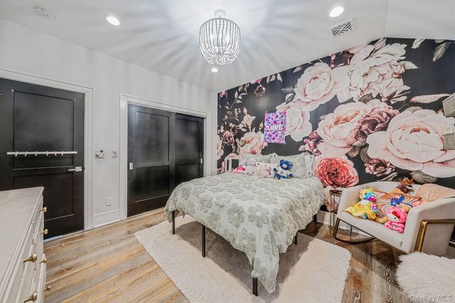 347 Broadway, Carle Place, NY 11514