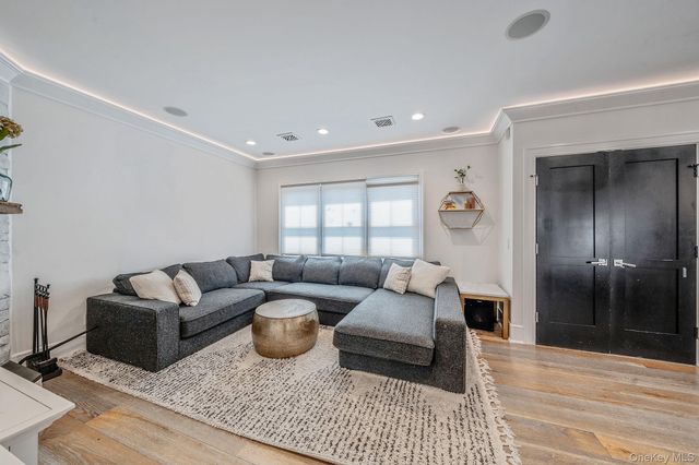 347 Broadway, Carle Place, NY 11514