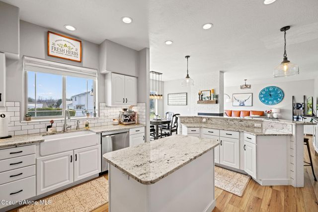 2069 W DIAMOND BAR RD, Rathdrum, ID 83858