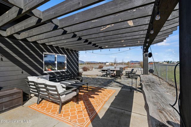 2069 W DIAMOND BAR RD, Rathdrum, ID 83858