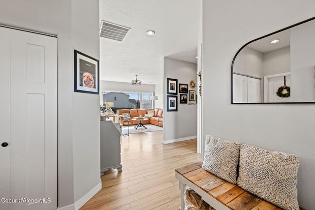 2069 W DIAMOND BAR RD, Rathdrum, ID 83858