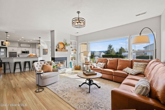 2069 W DIAMOND BAR RD, Rathdrum, ID 83858