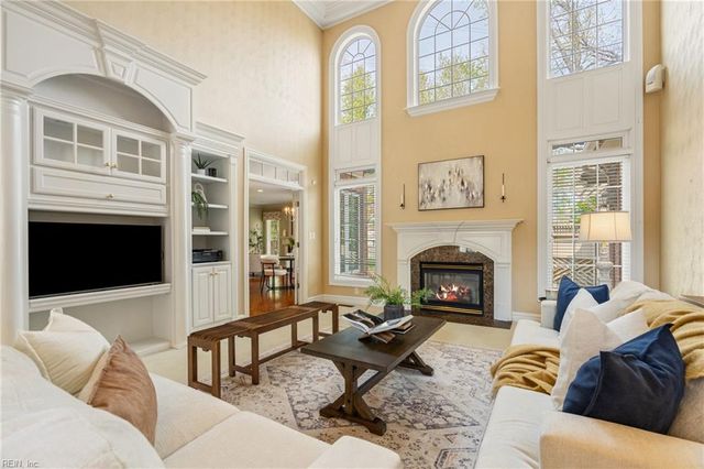 604 Stoneleigh CT, Chesapeake, VA 23322