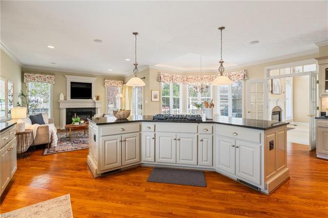 604 Stoneleigh CT, Chesapeake, VA 23322