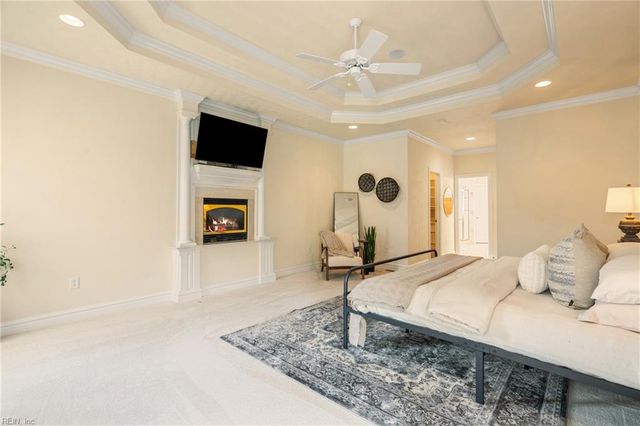 604 Stoneleigh CT, Chesapeake, VA 23322