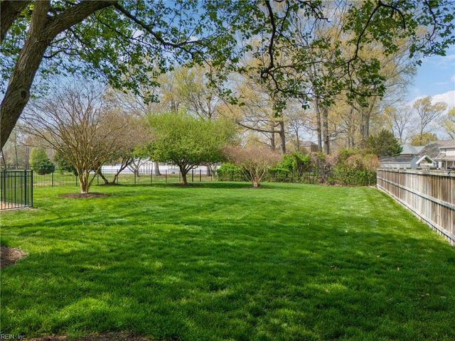 604 Stoneleigh CT, Chesapeake, VA 23322