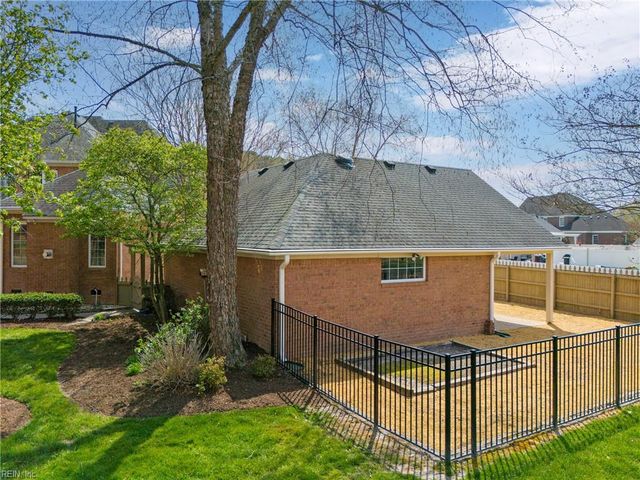 604 Stoneleigh CT, Chesapeake, VA 23322