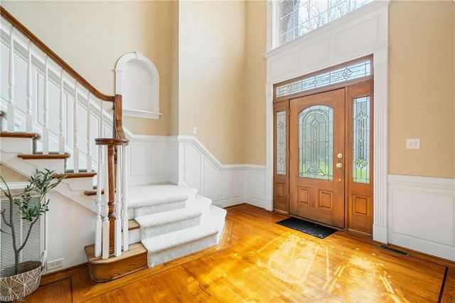 604 Stoneleigh CT, Chesapeake, VA 23322