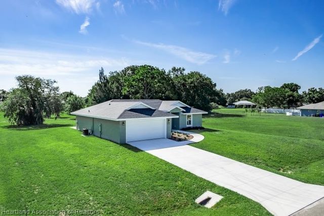 7609 Honeysuckle Drive, Sebring, FL 33876