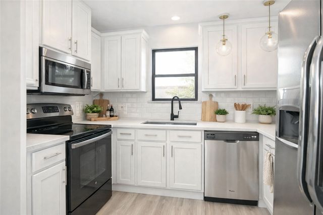 2007 Clubview Drive, Carrollton, TX 75006