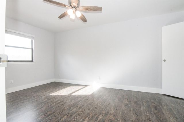 2007 Clubview Drive, Carrollton, TX 75006