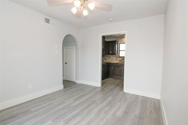 2007 Clubview Drive, Carrollton, TX 75006