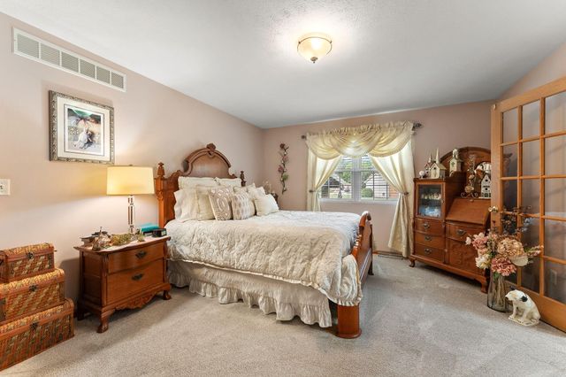 748 N 200 W, Valparaiso, IN 46385