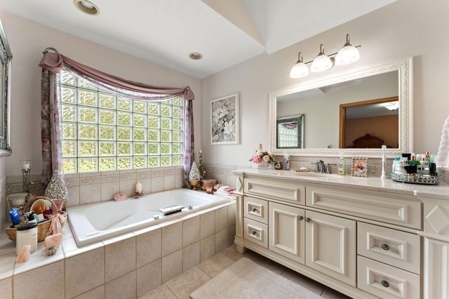 748 N 200 W, Valparaiso, IN 46385