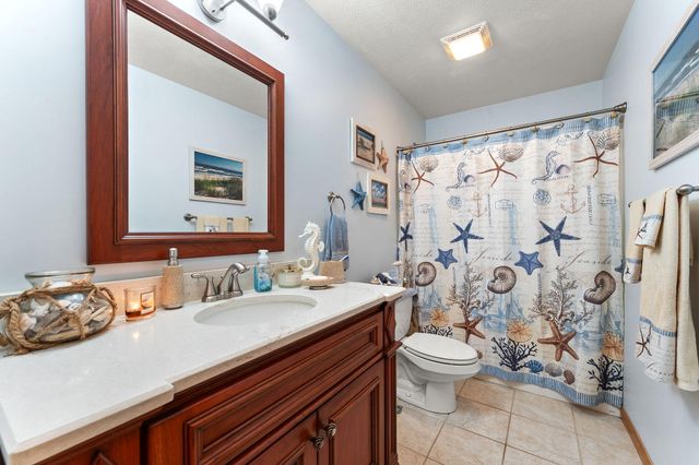 748 N 200 W, Valparaiso, IN 46385