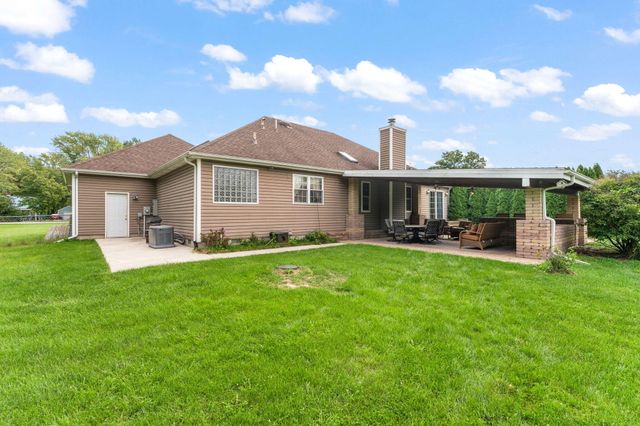 748 N 200 W, Valparaiso, IN 46385