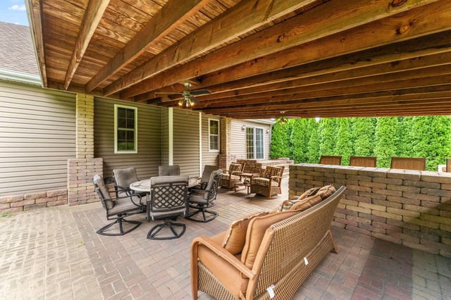 748 N 200 W, Valparaiso, IN 46385