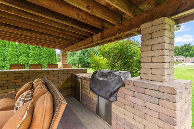 748 N 200 W, Valparaiso, IN 46385