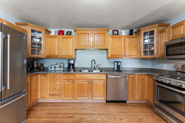 748 N 200 W, Valparaiso, IN 46385