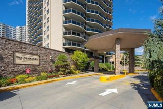 2077 Center Avenue 20F, Fort Lee, NJ 07024