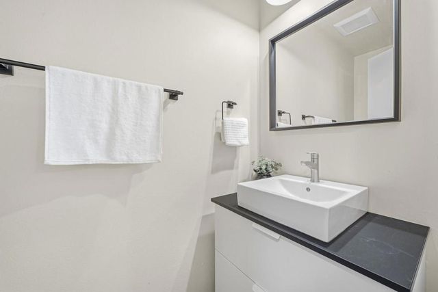 42 Lyonridge Lane, San Mateo, CA 94402