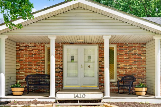 1410 S Briar Avenue, Springfield, MO 65809