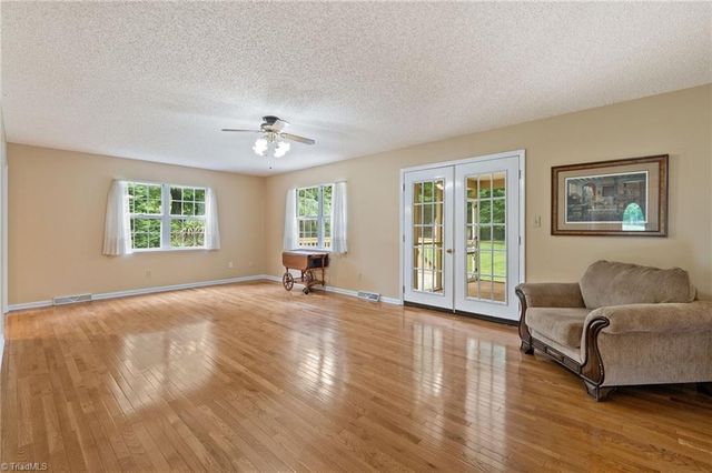 9234 Sahabi Road, Kernersville, NC 27284