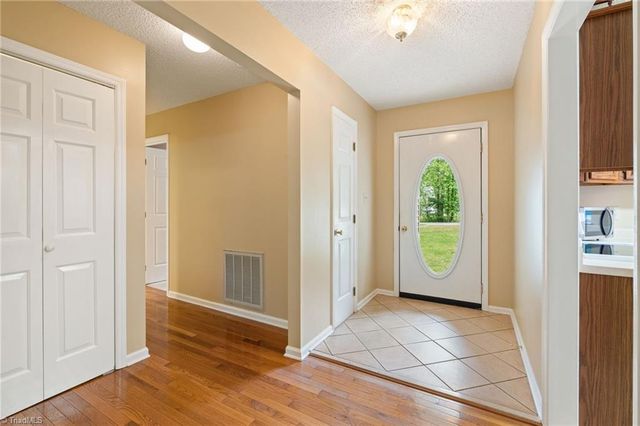 9234 Sahabi Road, Kernersville, NC 27284