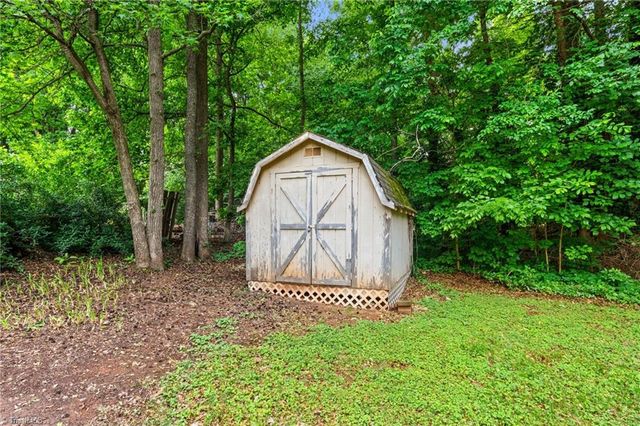 9234 Sahabi Road, Kernersville, NC 27284