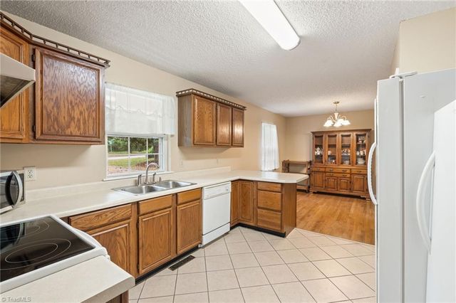 9234 Sahabi Road, Kernersville, NC 27284