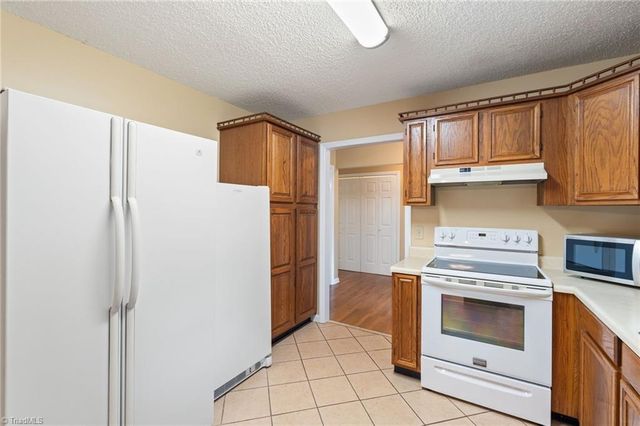 9234 Sahabi Road, Kernersville, NC 27284