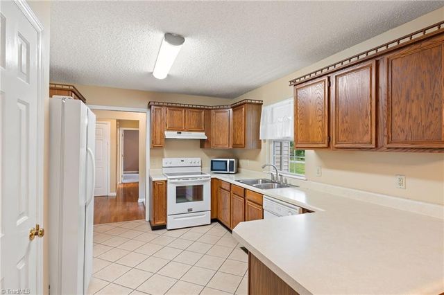 9234 Sahabi Road, Kernersville, NC 27284