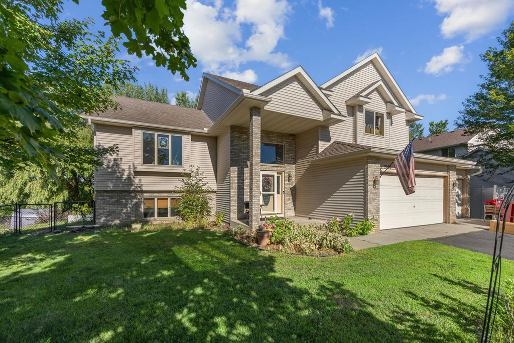 2609 226th Lane NW, Oak Grove, MN 55005