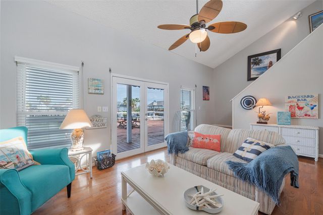 1426 Tiki Drive, Tiki Island, TX 77554