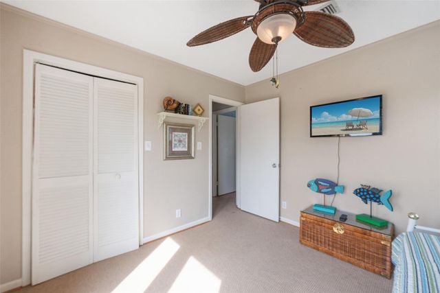 1426 Tiki Drive, Tiki Island, TX 77554