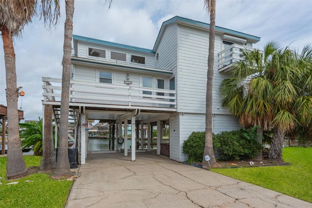 1426 Tiki Drive, Tiki Island, TX 77554