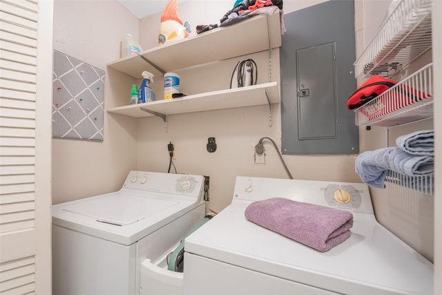 1426 Tiki Drive, Tiki Island, TX 77554