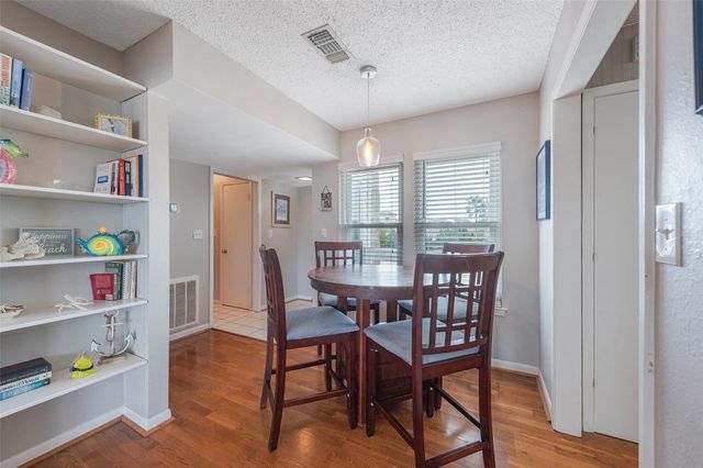 1426 Tiki Drive, Tiki Island, TX 77554