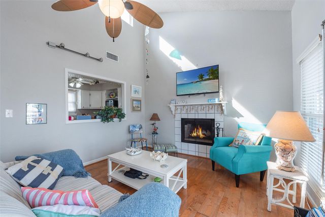 1426 Tiki Drive, Tiki Island, TX 77554