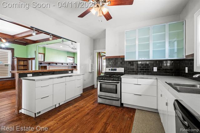 2965 Fischer Street, Detroit, MI 48214