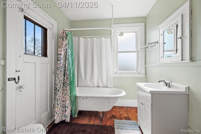 2965 Fischer Street, Detroit, MI 48214