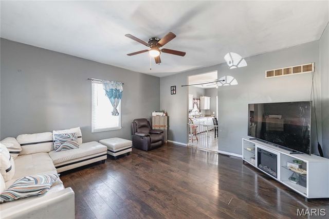 3702 Garnier Street, St Louis, MO 63116