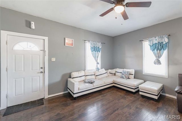 3702 Garnier Street, St Louis, MO 63116